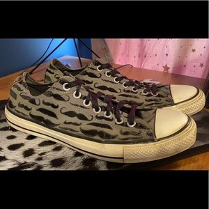 Converse Mustache print Women’s 11 men’s 9